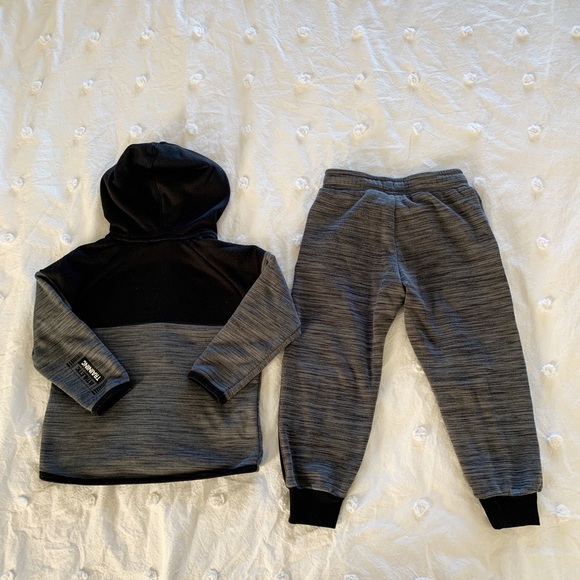 H&M Boys Track Suit - Picture 2 of 6